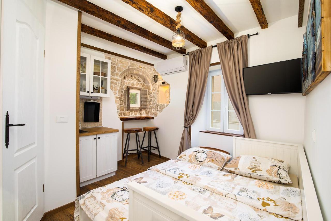 Domus Maximus Apartman Póla Kültér fotó