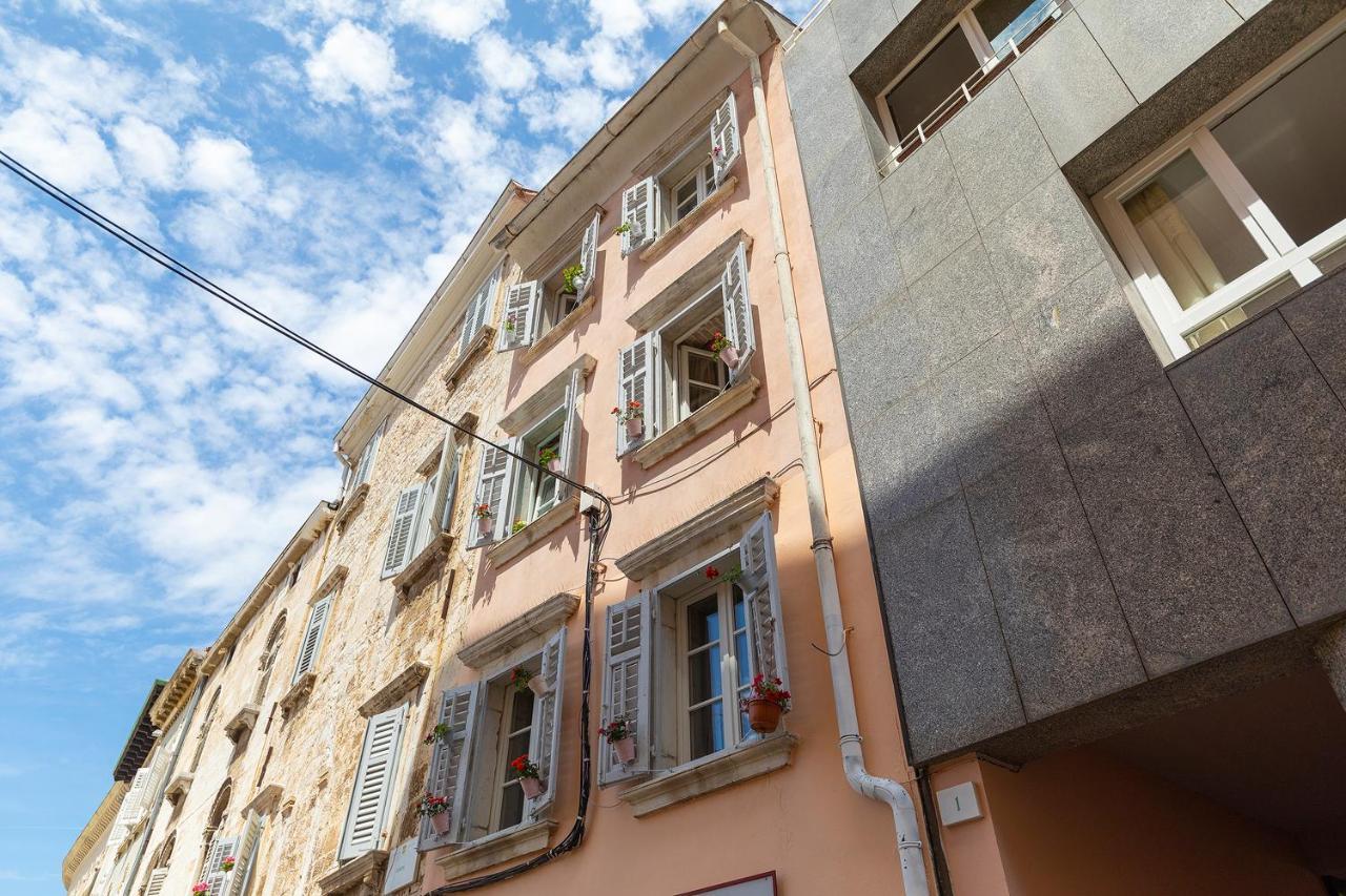 Domus Maximus Apartman Póla Kültér fotó