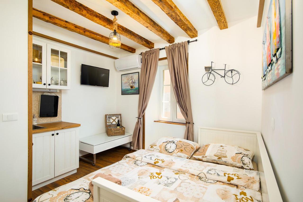 Domus Maximus Apartman Póla Kültér fotó